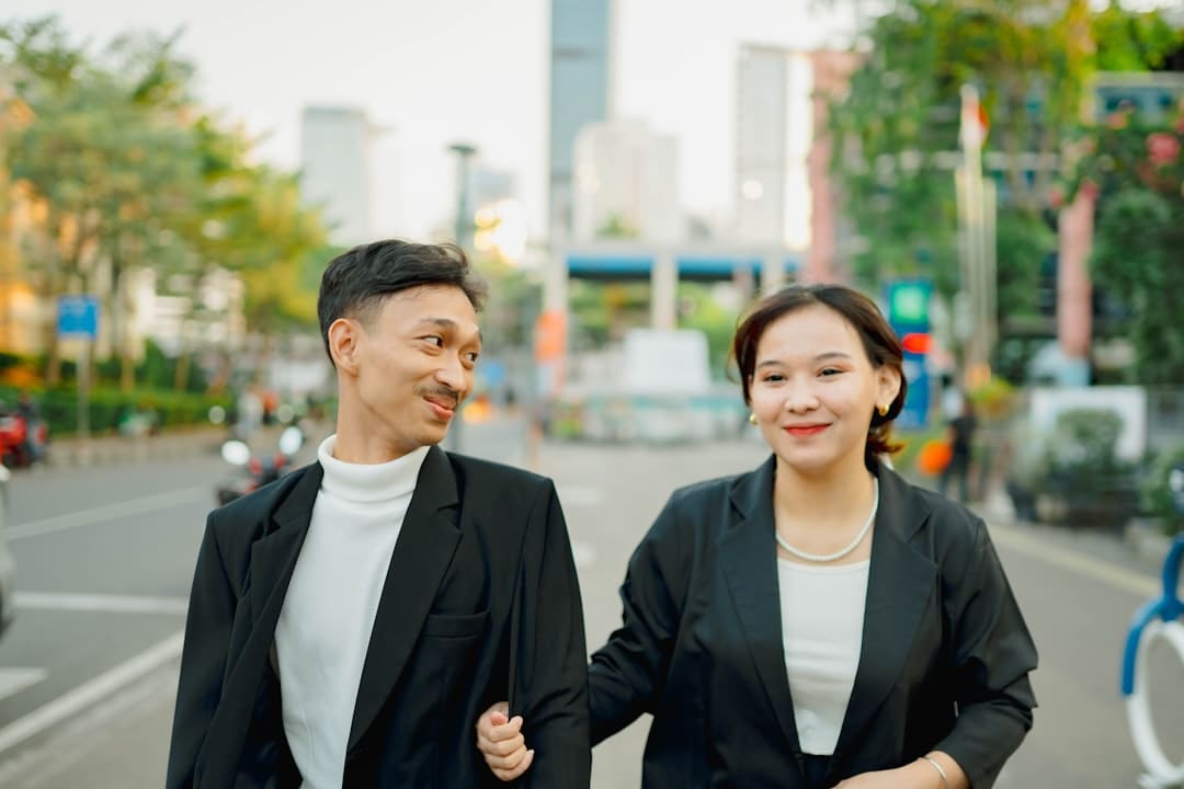 张凌赫田曦薇《逐玉》CP营销与商业价值剖析